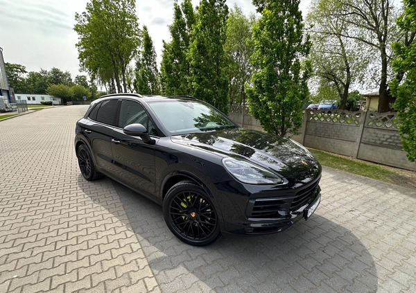 Porsche Cayenne cena 399900 przebieg: 76600, rok produkcji 2021 z Poznań małe 232